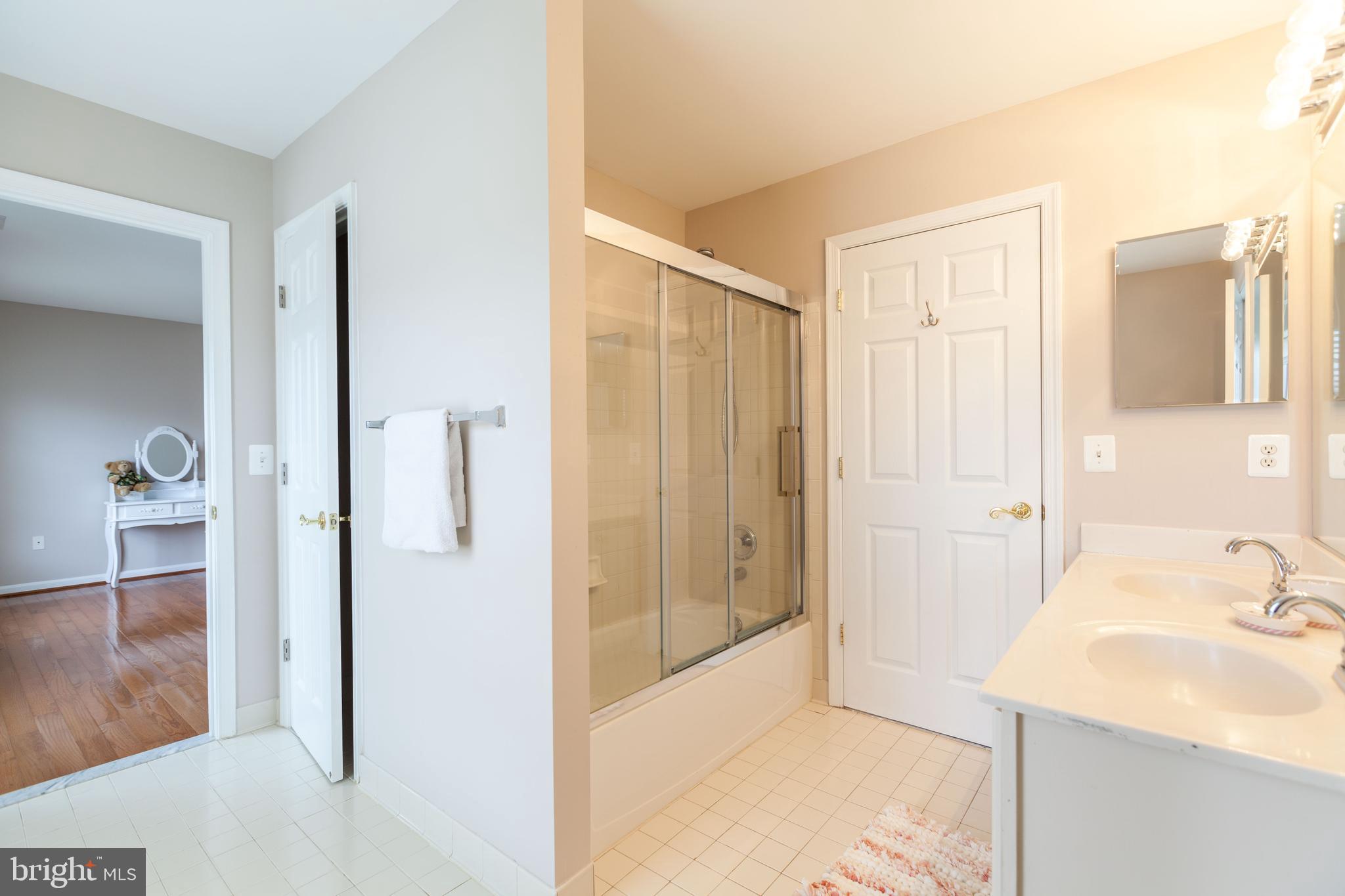 12303 Ox Ridge Road Fairfax, VA 22033 - Photo 38 of 60