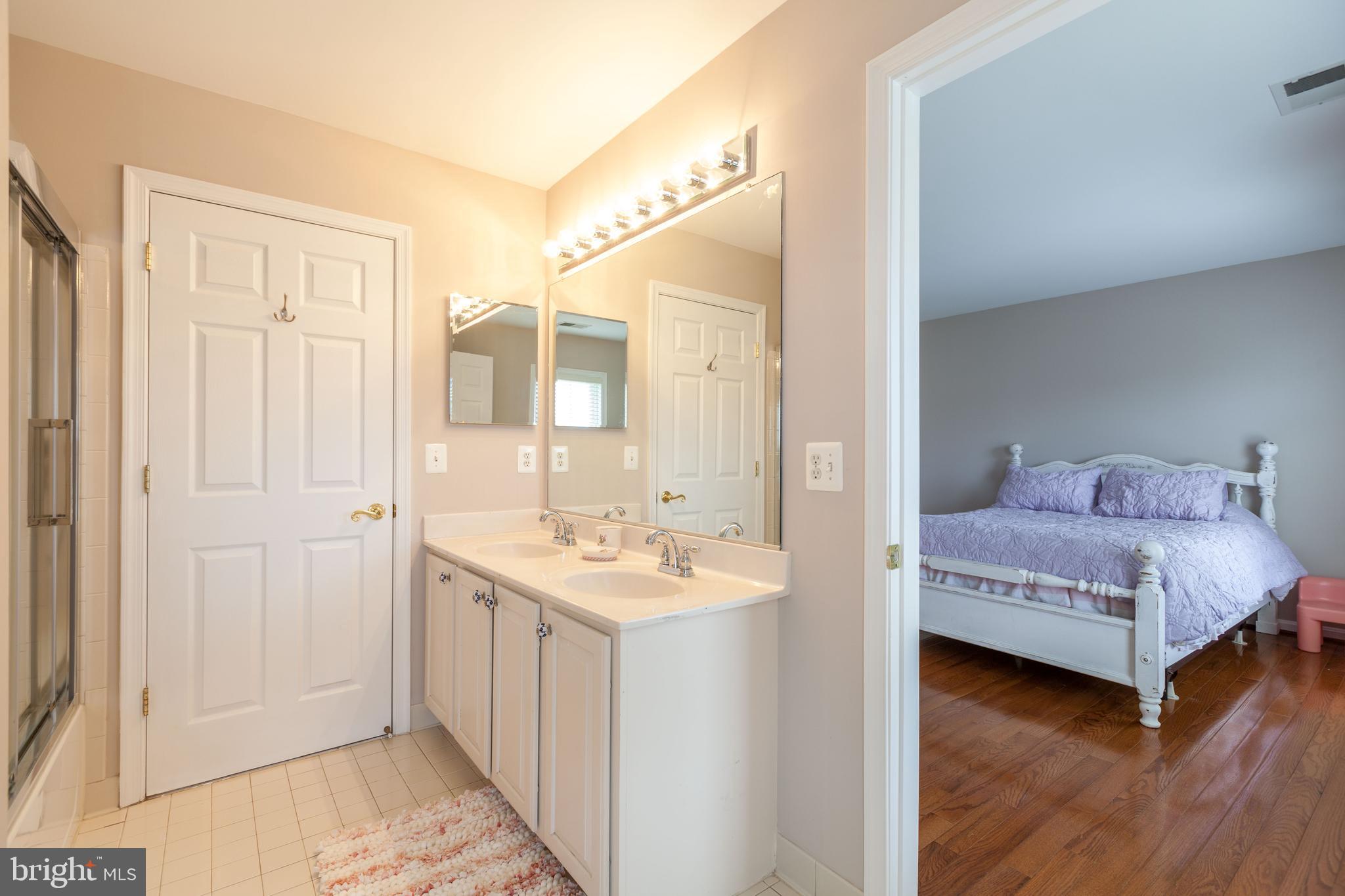 12303 Ox Ridge Road Fairfax, VA 22033 - Photo 39 of 60