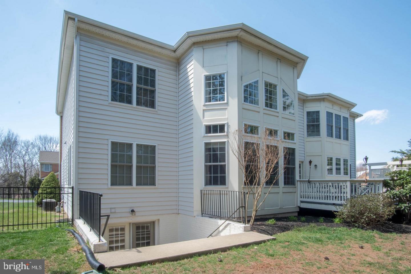 12303 Ox Ridge Road Fairfax, VA 22033 - Photo 52 of 60