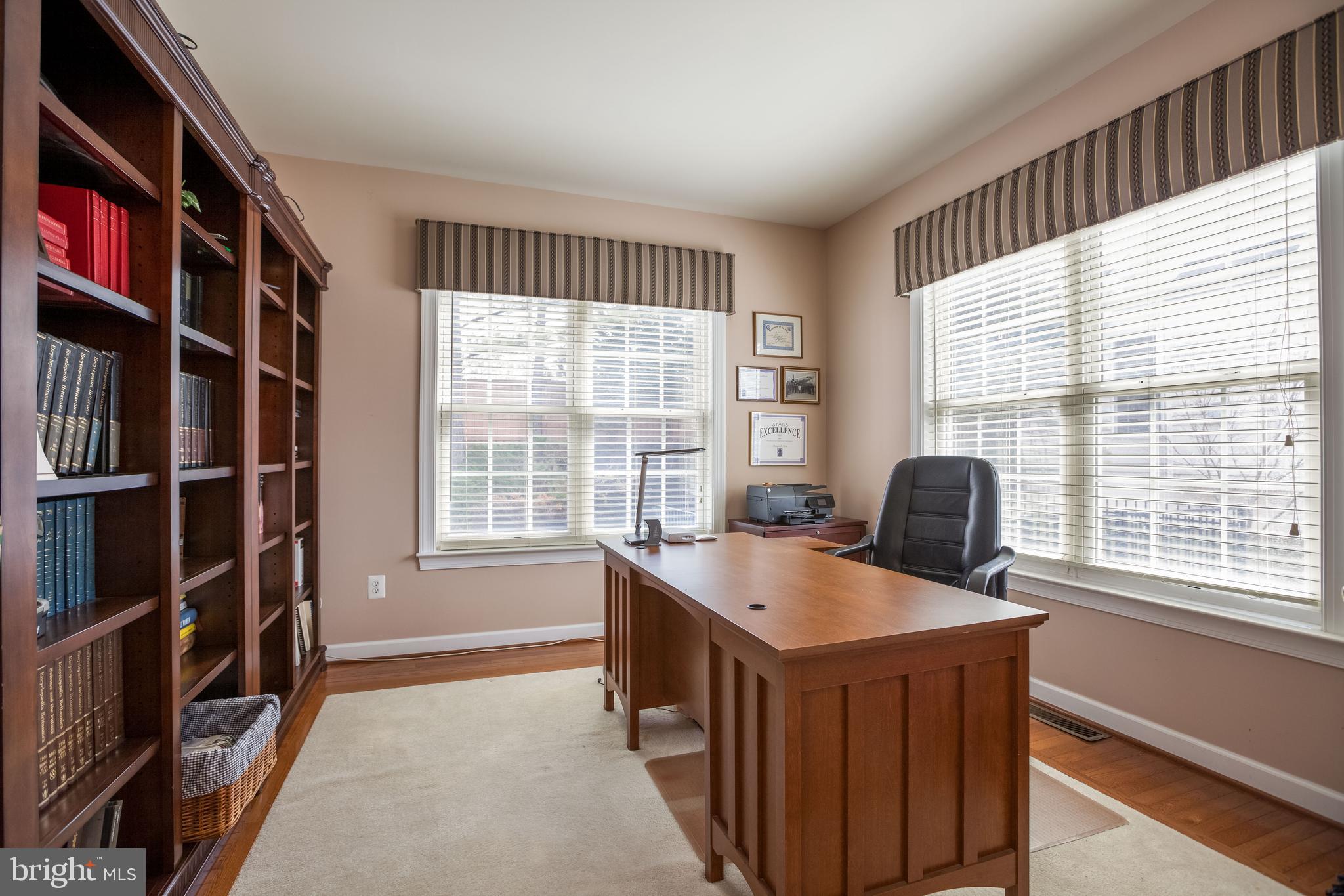 12303 Ox Ridge Road Fairfax, VA 22033 - Photo 9 of 60