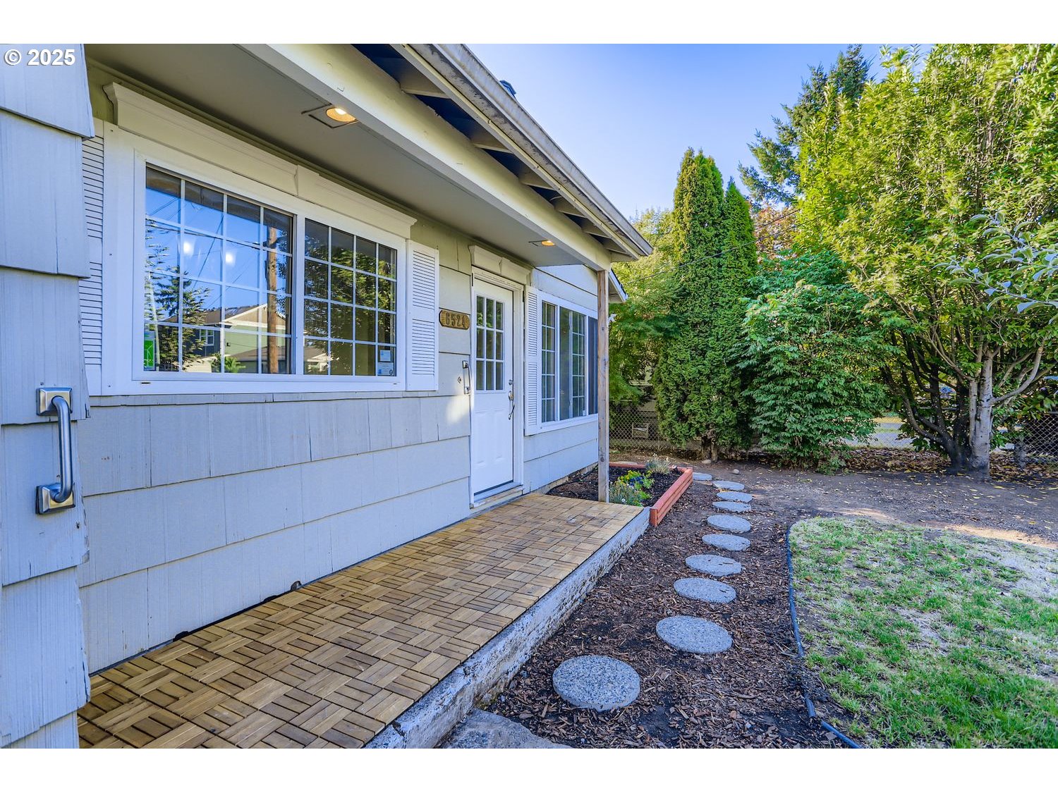 6524 Southeast 86th Avenue Portland, OR 97266 - Photo 6 of 30