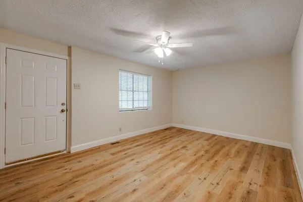 $1,295 | 91 Circle Drive, Unit B, Rossville, GA 30741