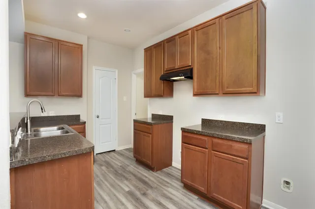 $1,800 | 384 Decoster Boulevard, Alvin, TX 77511