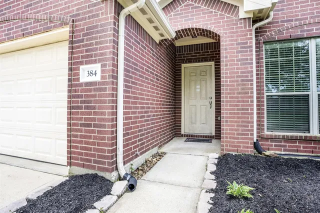 $1,800 | 384 Decoster Boulevard, Alvin, TX 77511