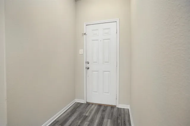 $1,800 | 384 Decoster Boulevard, Alvin, TX 77511