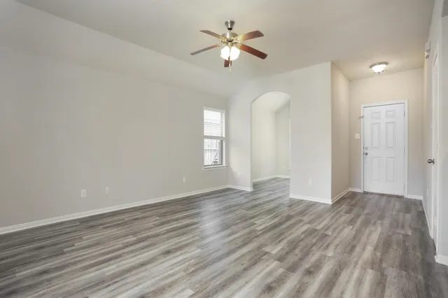 $1,800 | 384 Decoster Boulevard, Alvin, TX 77511