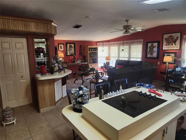 $2,000 | 24921 Pine Hill, Leesburg, FL 34748