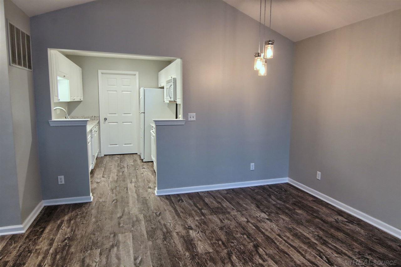 3516 Tremonte Circle Rochester, MI 48306 - Photo 8 of 26 31311844-7.JPG