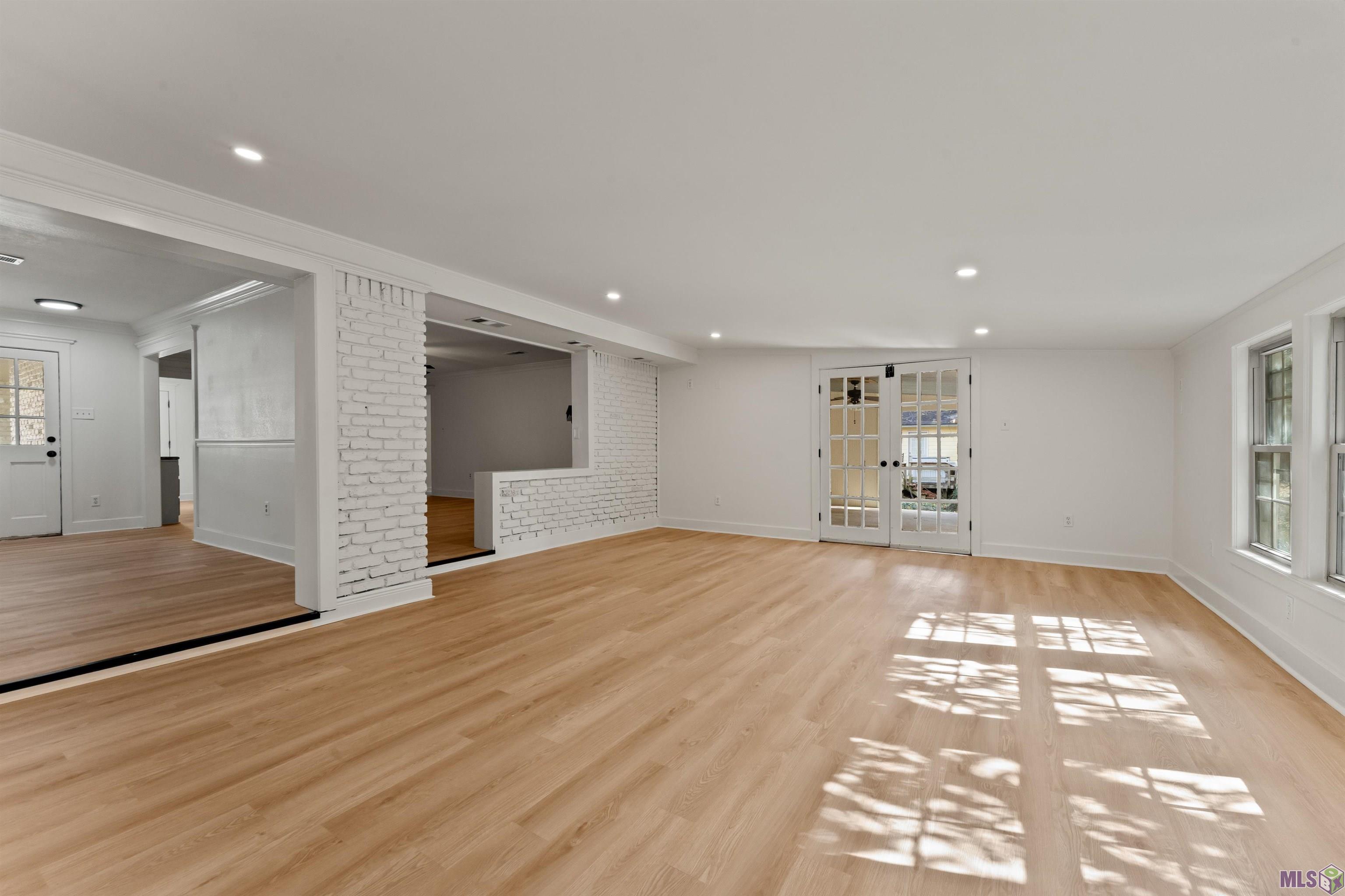 12734 Mustang Avenue Baton Rouge, LA 70818 - Photo 18 of 33 Rear Living Area to Main Living Room