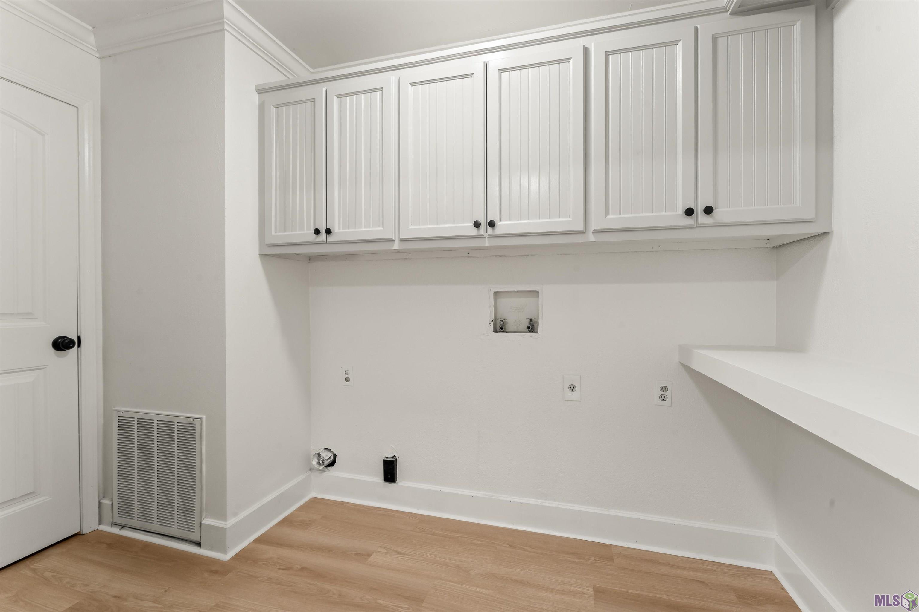 12734 Mustang Avenue Baton Rouge, LA 70818 - Photo 20 of 33 Laundry Closet Detail