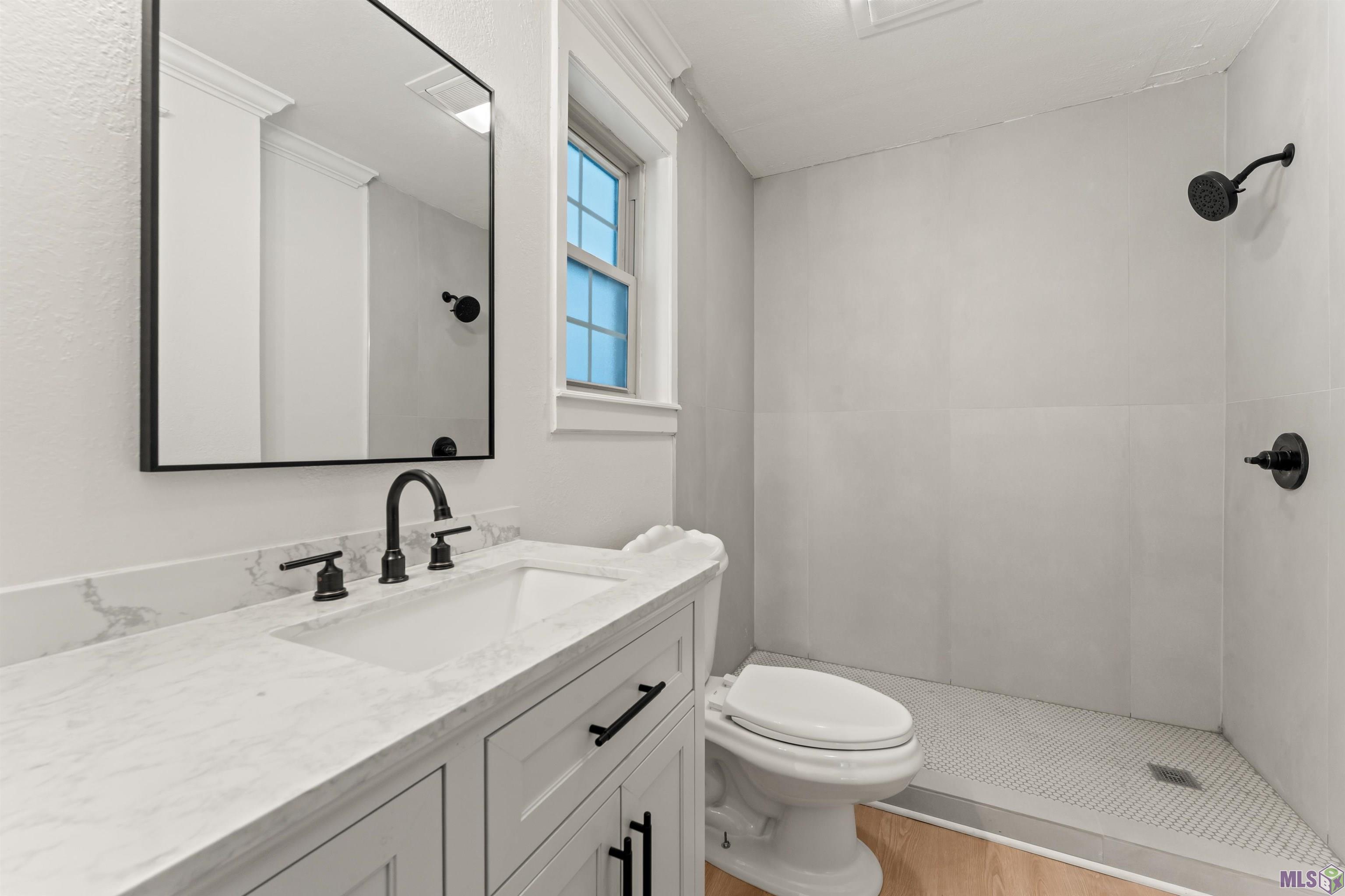 12734 Mustang Avenue Baton Rouge, LA 70818 - Photo 23 of 33 Primary Shower View