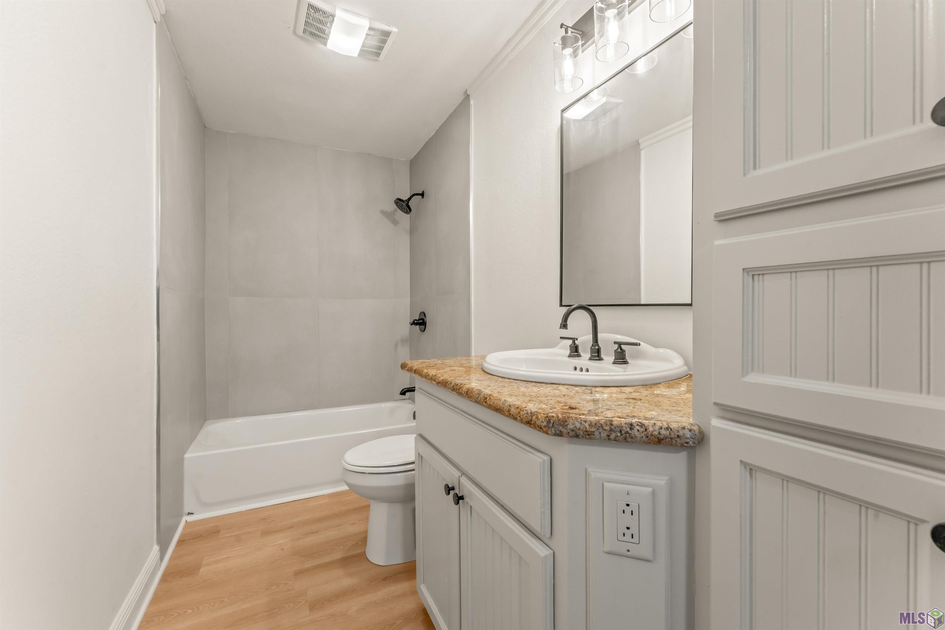 12734 Mustang Avenue Baton Rouge, LA 70818 - Photo 24 of 33 Guest Bathroom