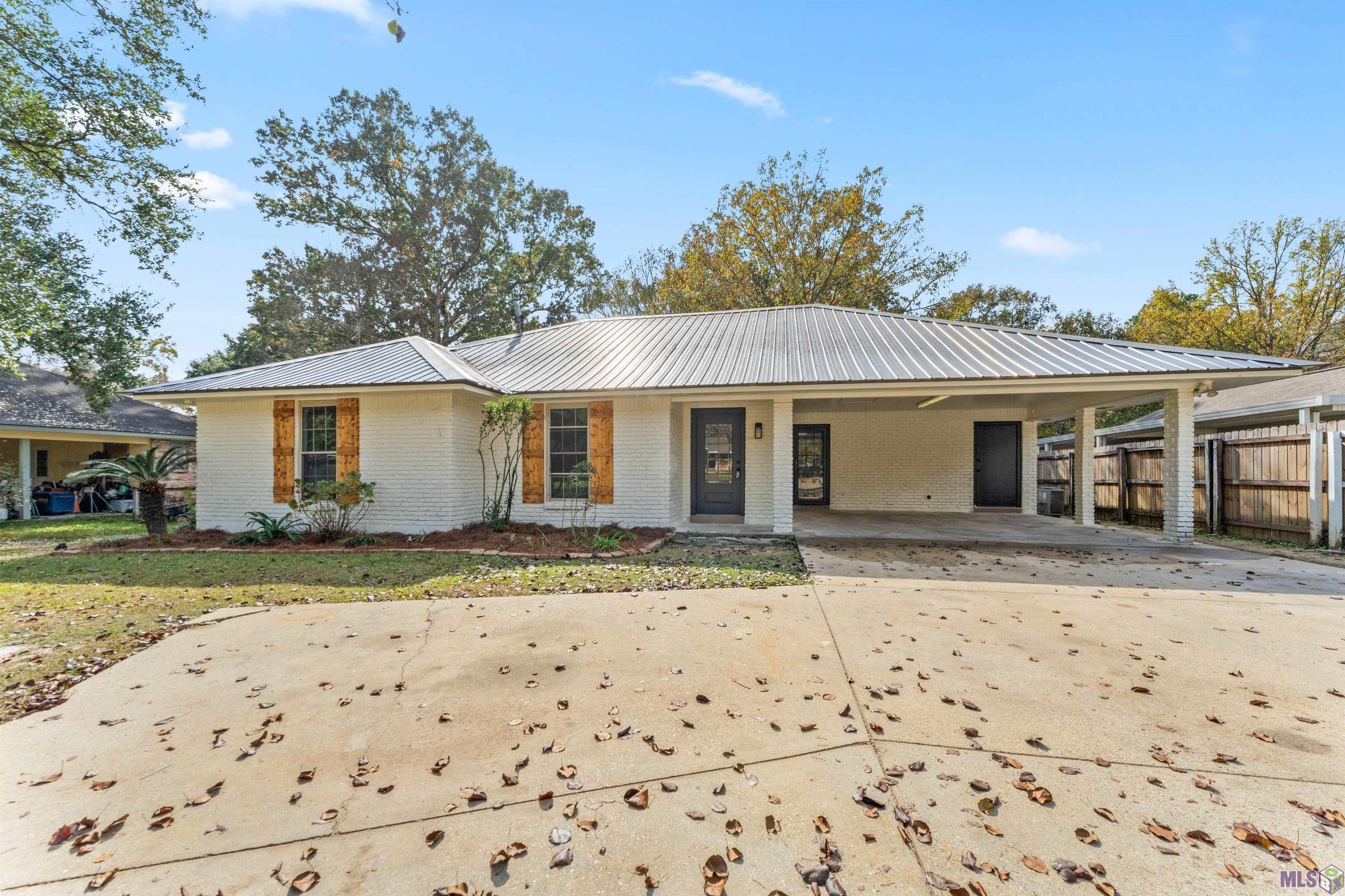 12734 Mustang Avenue Baton Rouge, LA 70818 - Photo 28 of 33 Front Exterior (Alternate View)