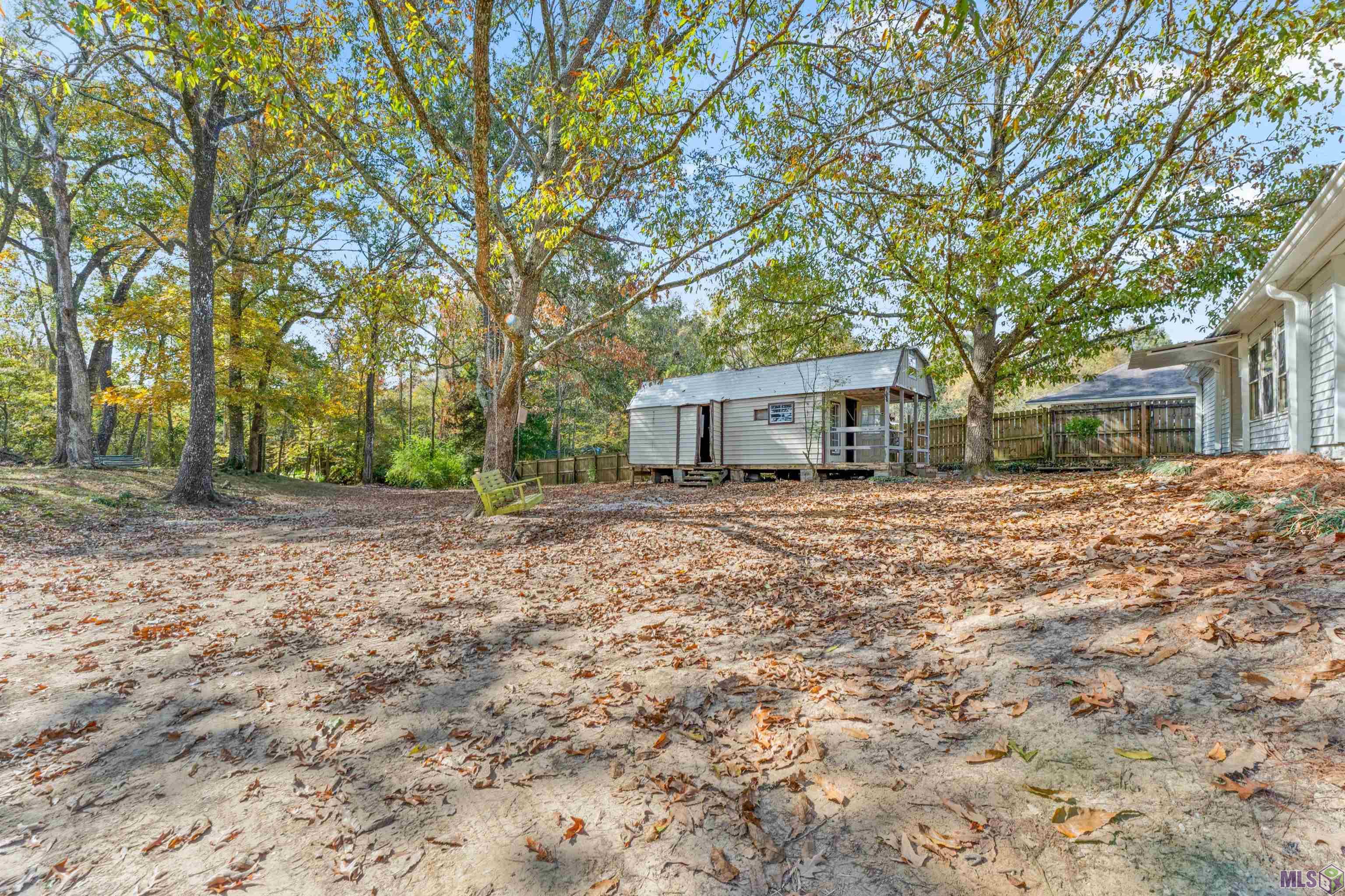 12734 Mustang Avenue Baton Rouge, LA 70818 - Photo 30 of 33 Backyard (Alternate View)