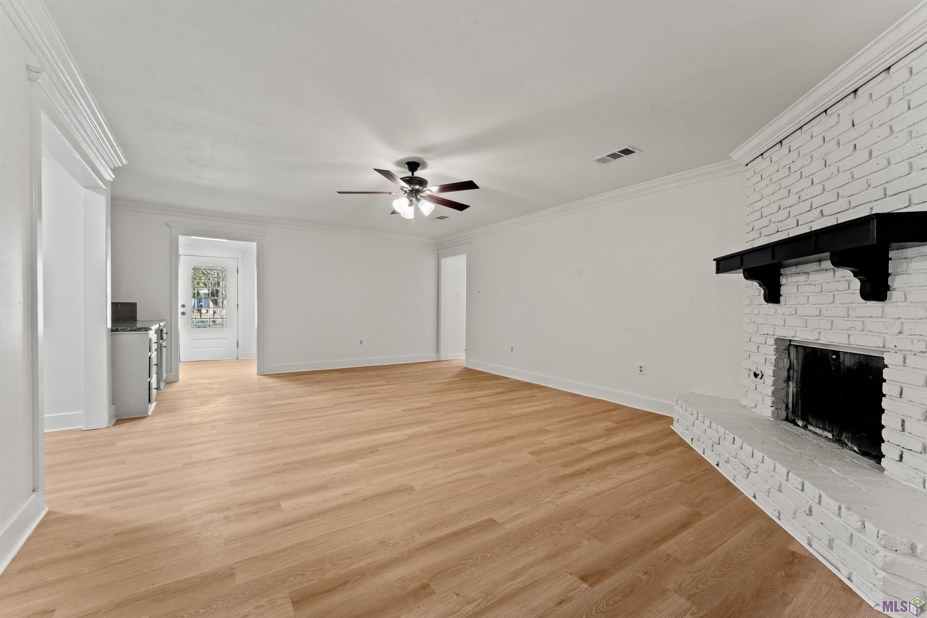 12734 Mustang Avenue Baton Rouge, LA 70818 - Photo 8 of 33 Living Room Toward Foyer