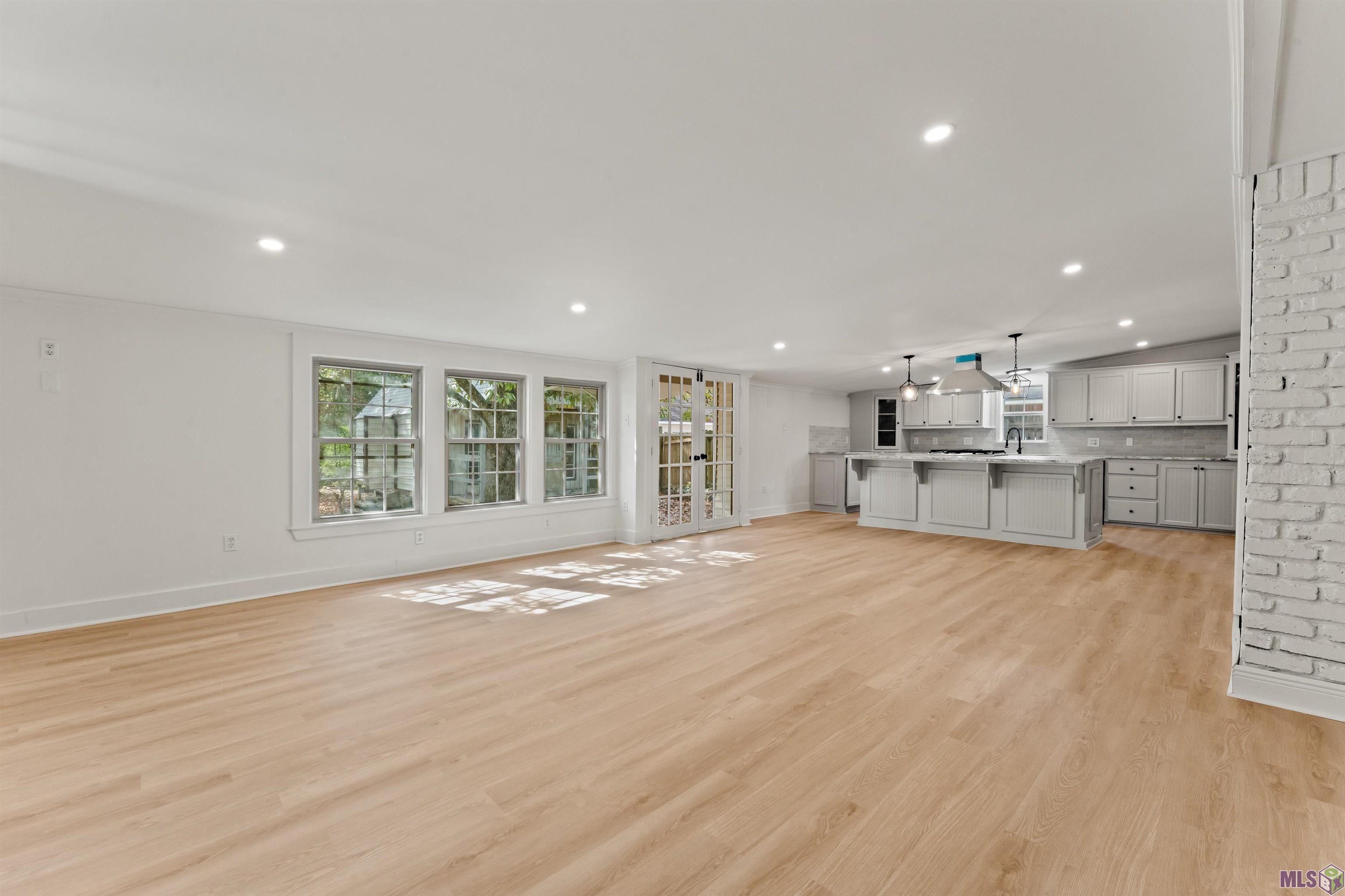 12734 Mustang Avenue Baton Rouge, LA 70818 - Photo 9 of 33 Rear Living Area to Kitchen