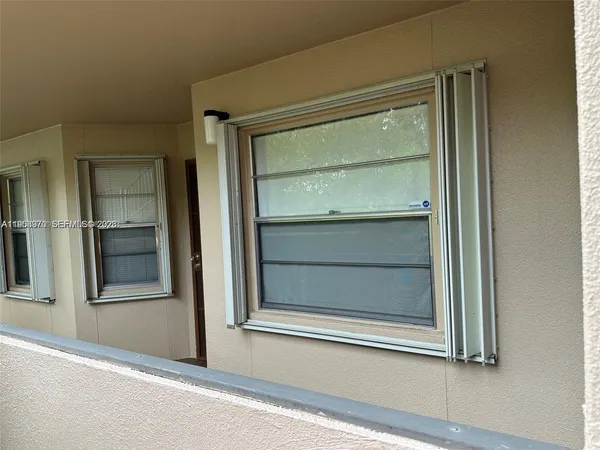 $2,300 | 1200 Southwest 124th Terrace, Unit 202O, Pembroke Pines, FL 33027