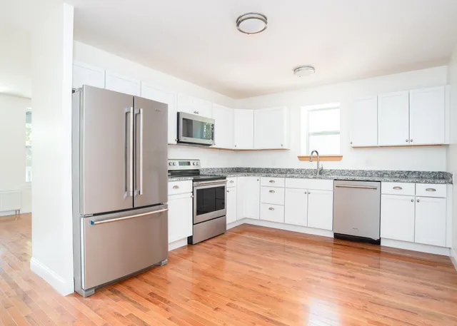 $649,900 | 393 Front Street, Richmond, ME 04357