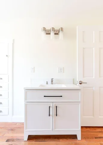 $649,900 | 393 Front Street, Richmond, ME 04357