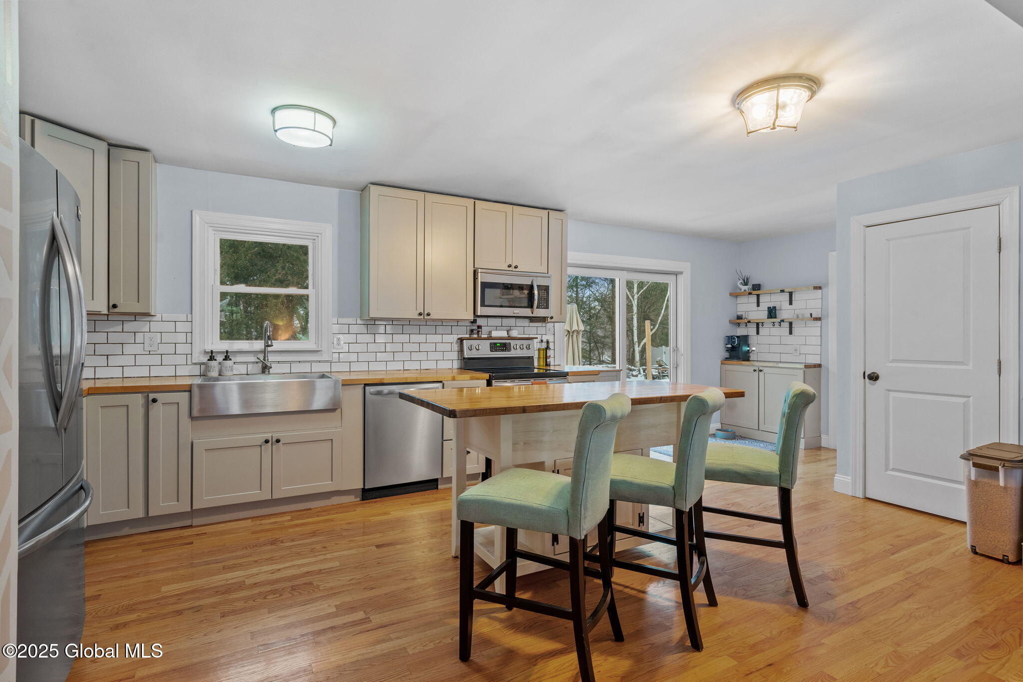 22 Horton Drive Colonie, NY 12189 - Photo 11 of 54 42-web-or-mls-22-horton-dr