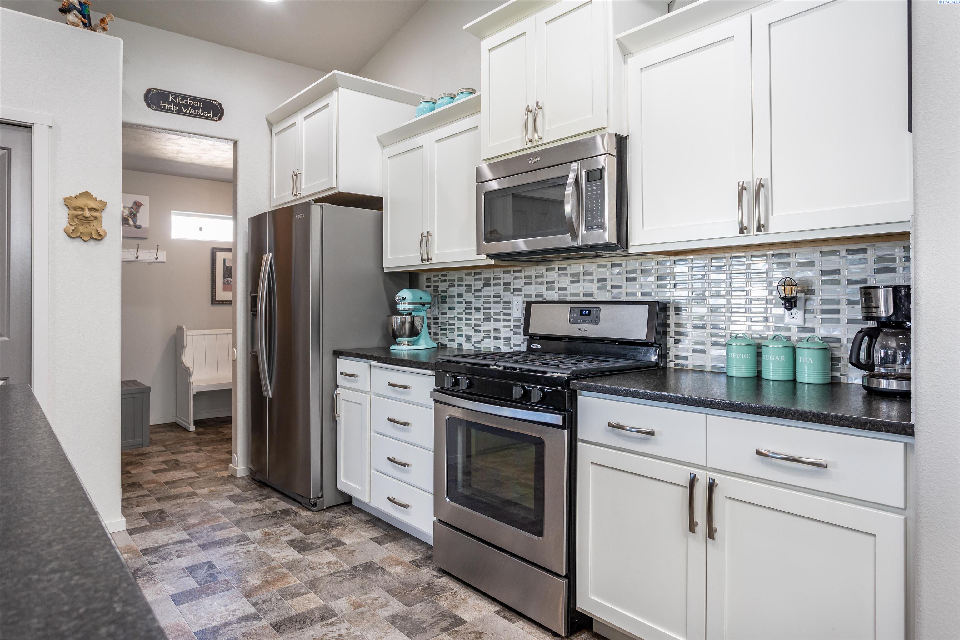 6002 Ramus Lane Pasco, WA 99301 - Photo 6 of 30 Gallery Image 6