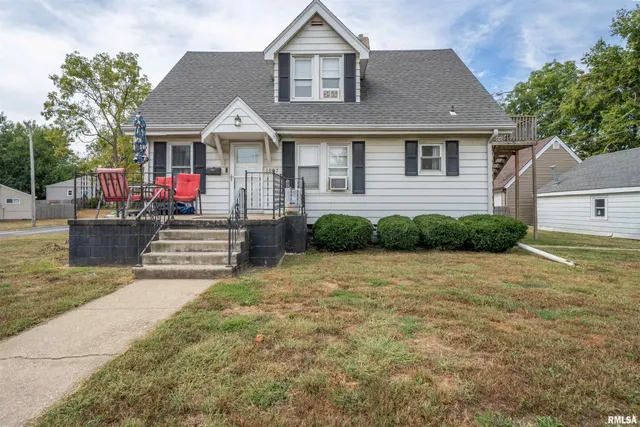 $115,000 | 1007 South 10th Street, Pekin, IL 61554