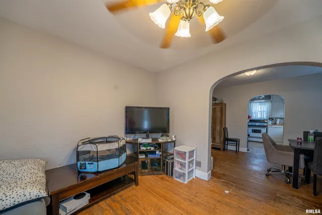 $115,000 | 1007 South 10th Street, Pekin, IL 61554