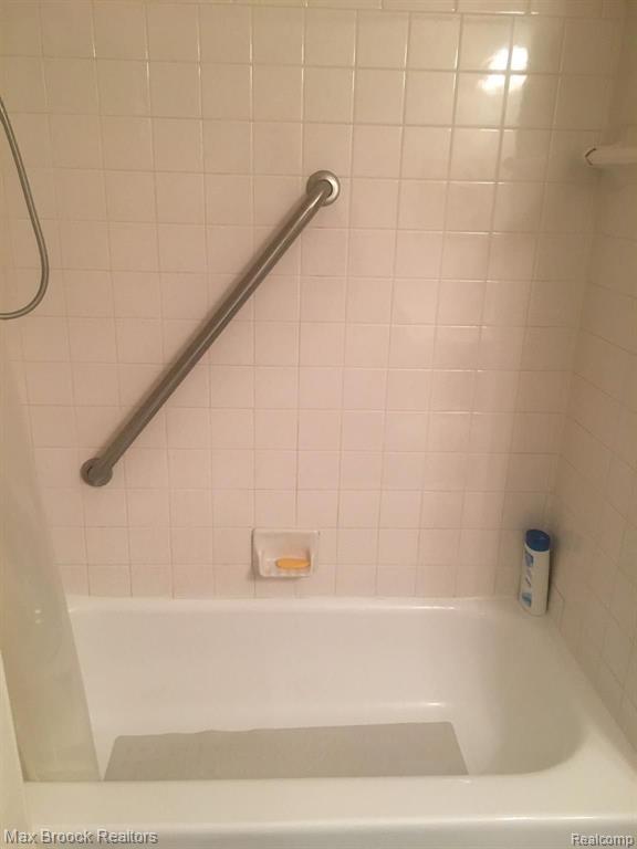 36318 Fredericksburg Road Farmington Hills, MI 48331 - Photo 14 of 16