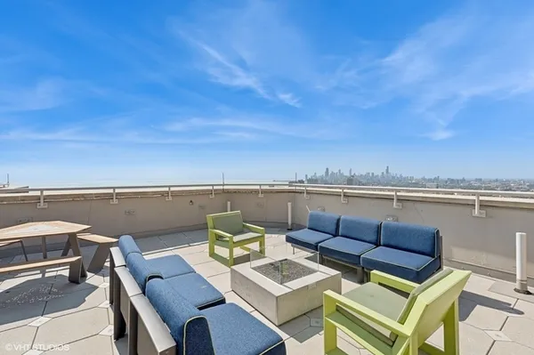 $1,750 | 3660 North Lake Shore Drive, Unit 4312, Chicago, IL 60613