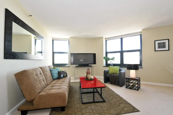 $1,750 | 3660 North Lake Shore Drive, Unit 4312, Chicago, IL 60613