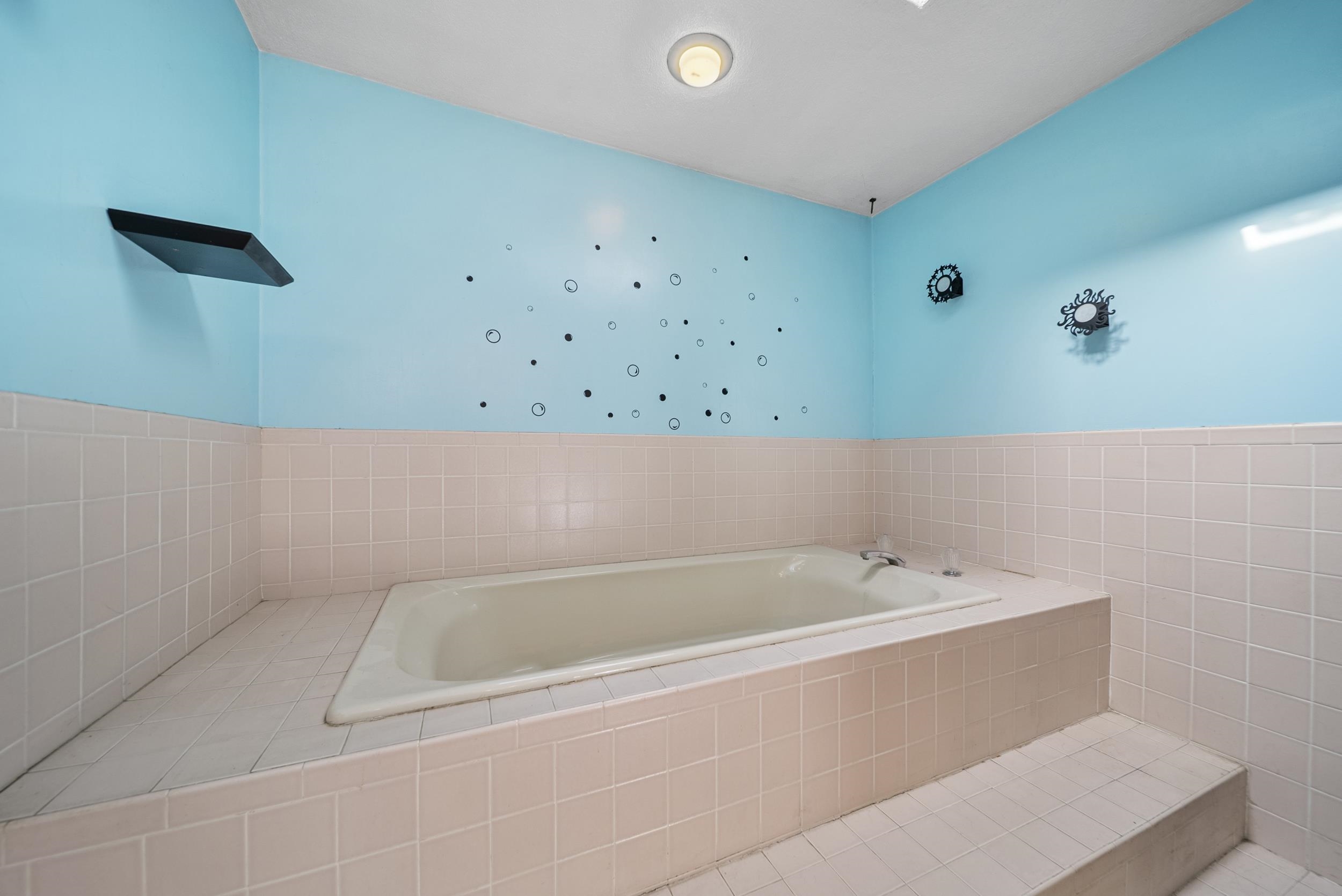 10 Overledge Drive Derry, NH 03038 - Photo 17 of 18