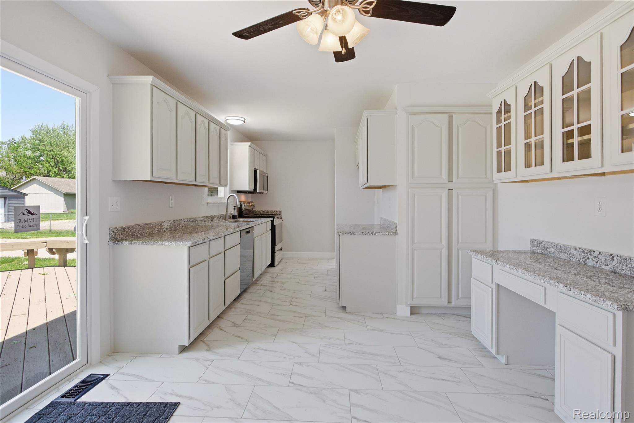 37257 Dundee Street Sterling Heights, MI 48310 - Photo 10 of 47 Kitchen