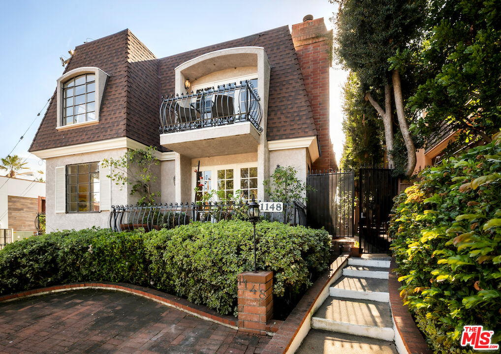 1148 Chelsea Avenue, Unit 1 Santa Monica, CA 90403 - Photo 1 of 1 front view of a house