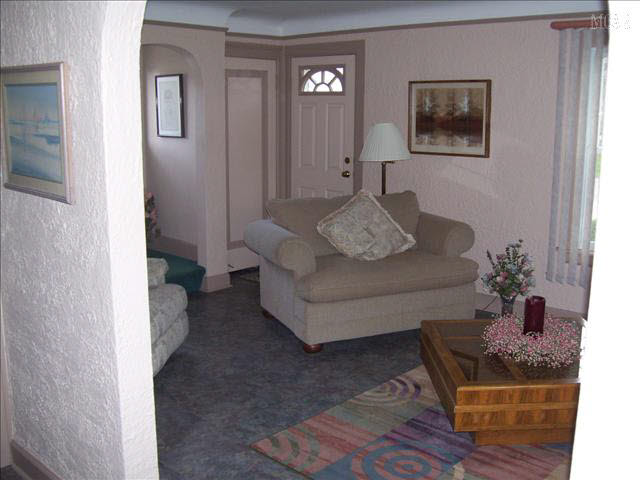 2273 Vivian Road Monroe, MI 48162 - Photo 4 of 16 20106274-3.JPG