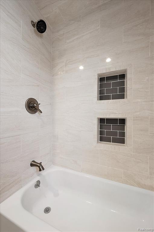 1450 Hampton Road Grosse Pointe Woods, MI 48236 - Photo 23 of 53