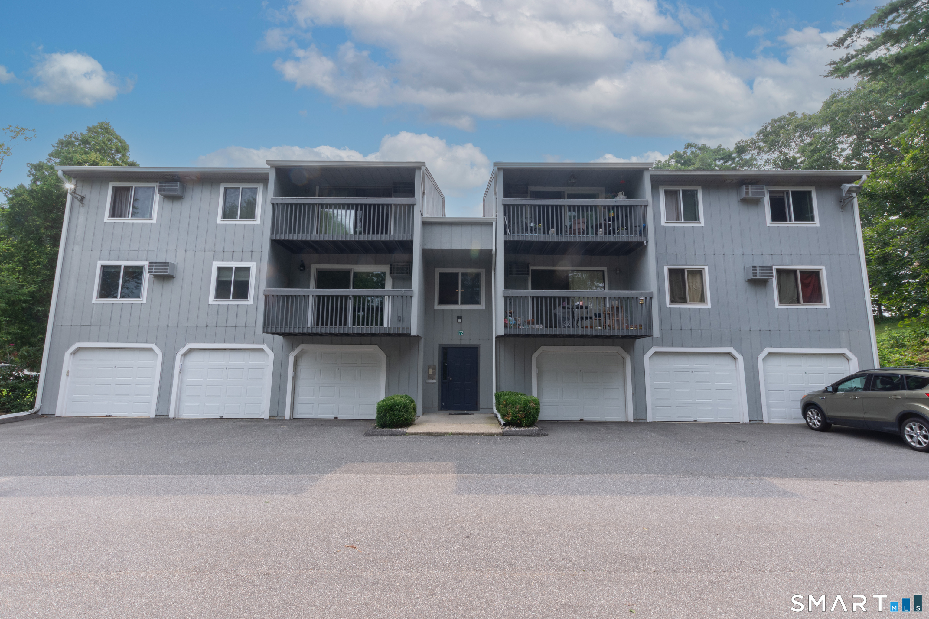 72 Buddington Road, Unit 1 Groton, CT 06340 - Photo 2 of 14