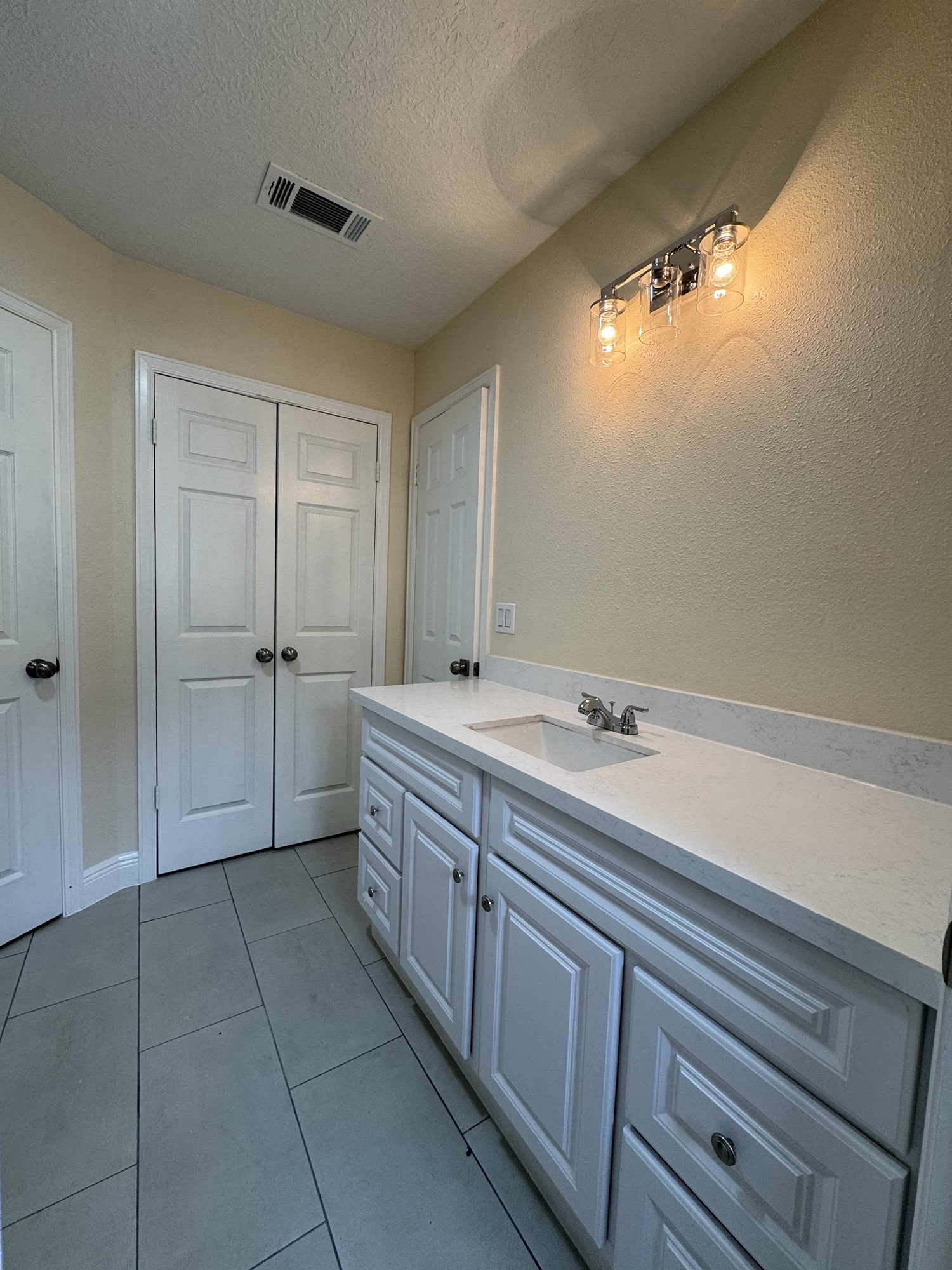 8207 Misty Ridge Lane Houston, TX 77071 - Photo 16 of 27
