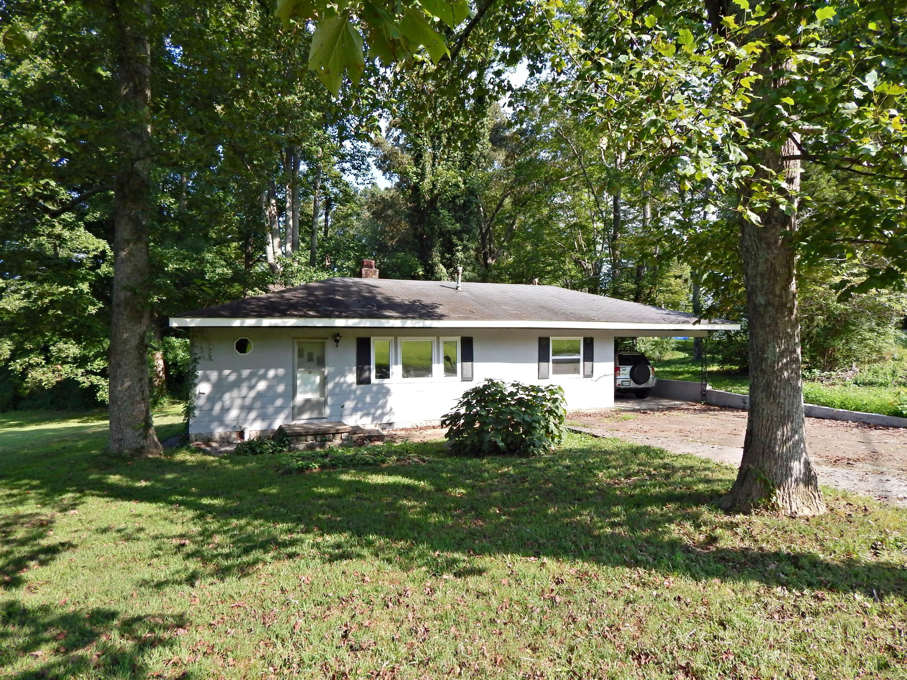 317 Lee Road Clinton, TN 37716 - Photo 1 of 11 3