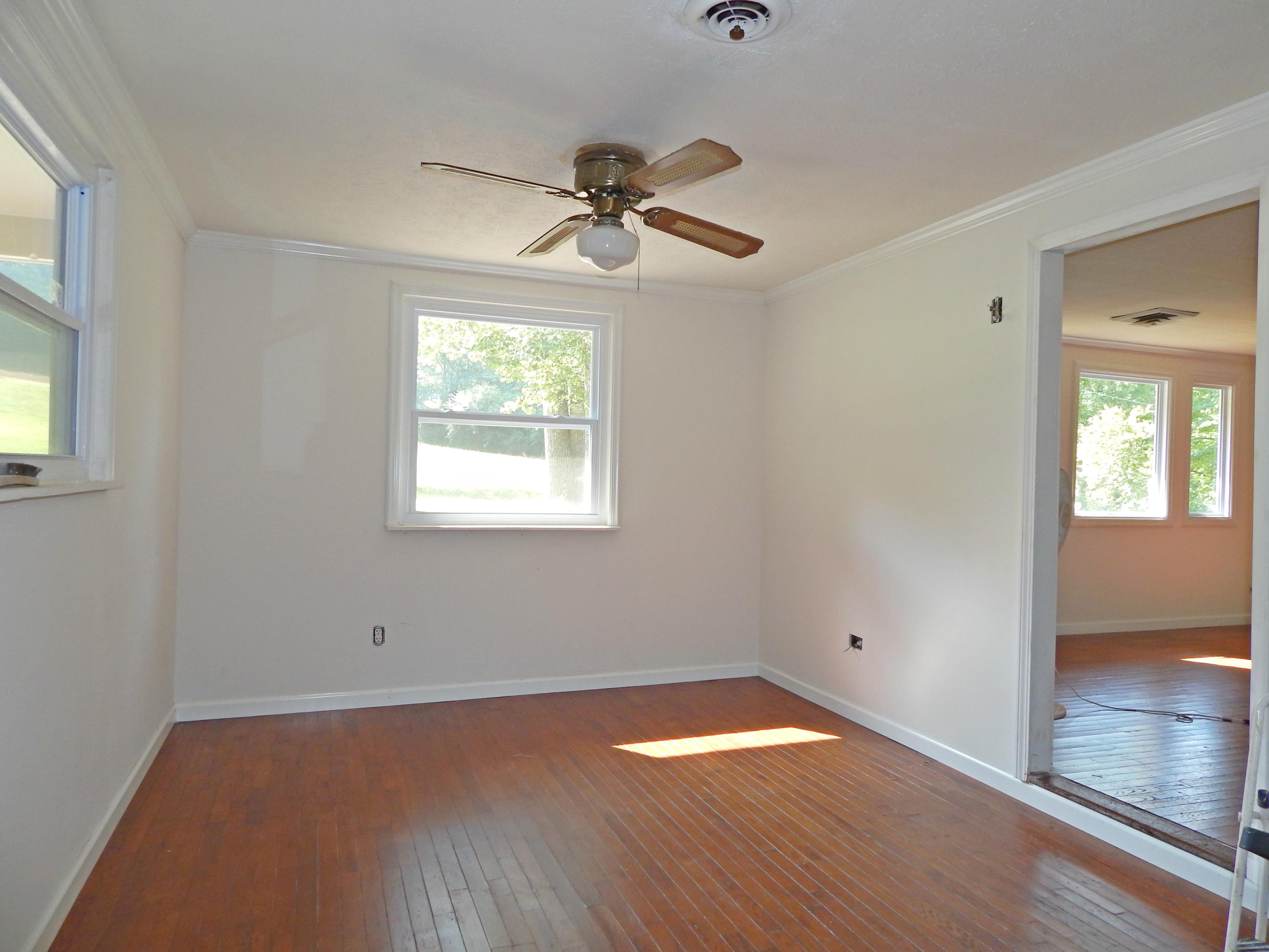 317 Lee Road Clinton, TN 37716 - Photo 4 of 11 7