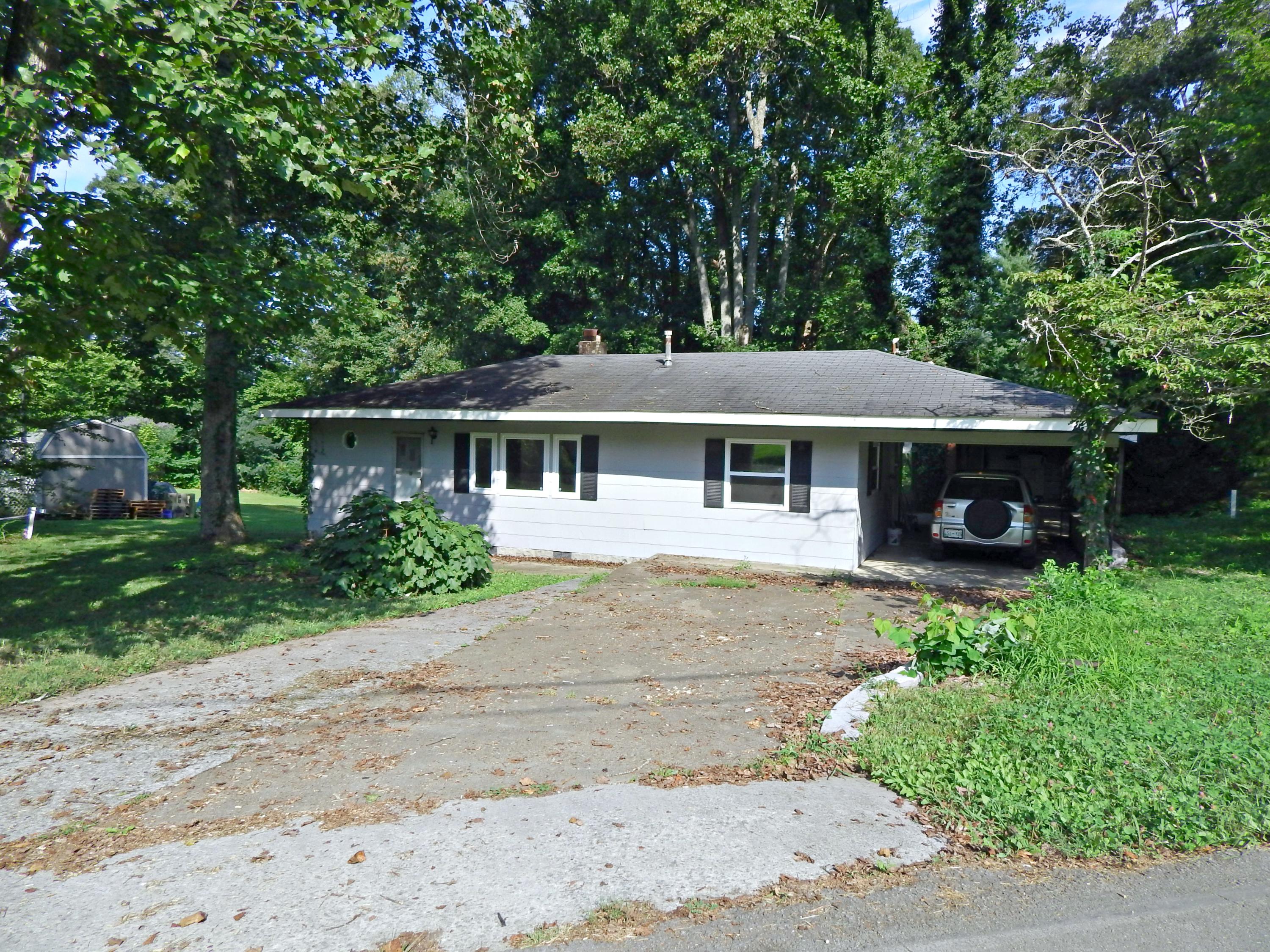317 Lee Road Clinton, TN 37716 - Photo 7 of 11 1
