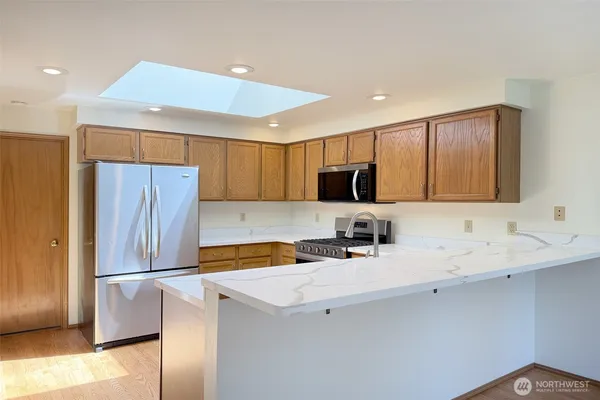 $4,195 | 6335 114th Avenue Southeast, Bellevue, WA 98006