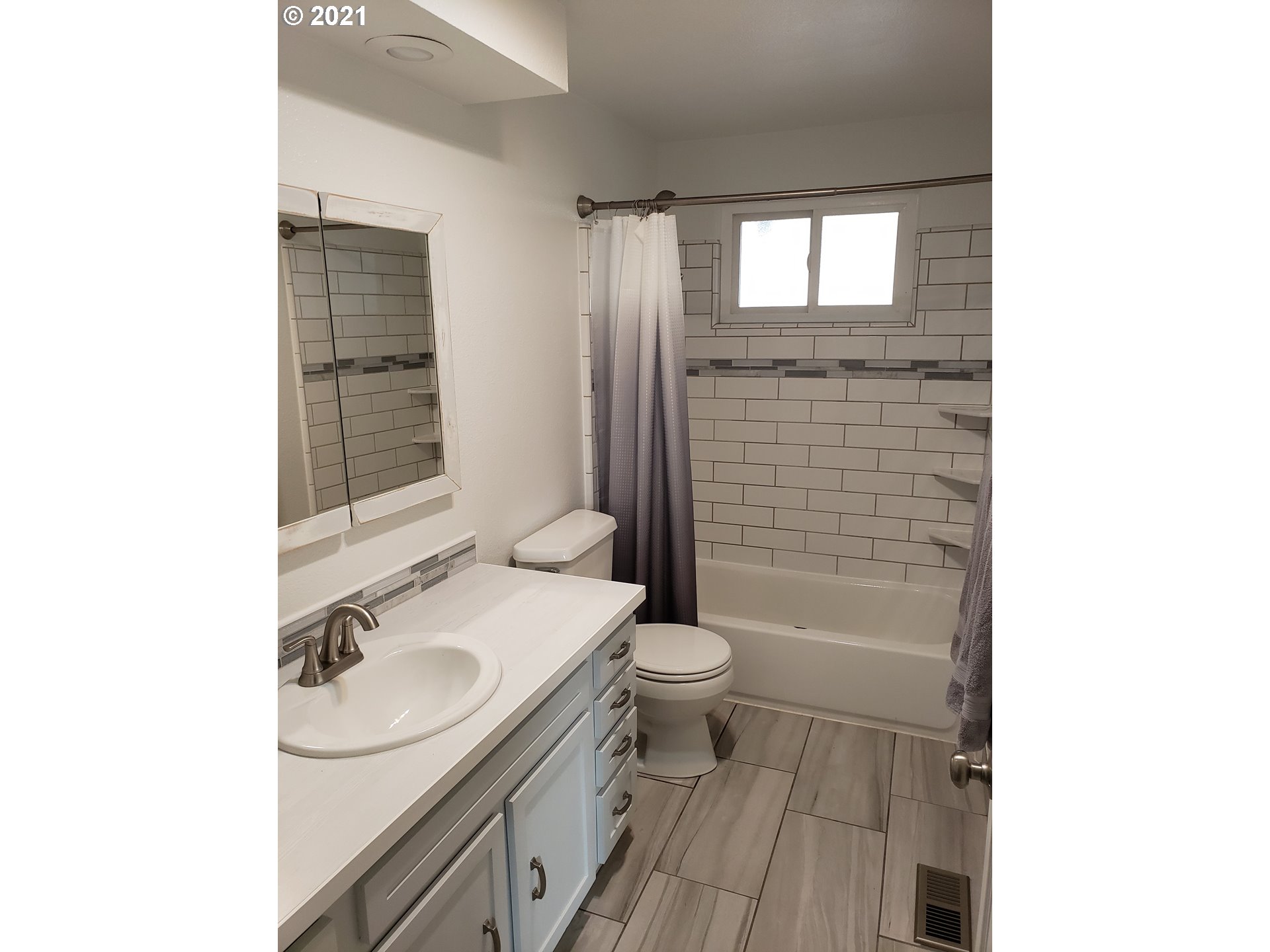 9980 Southeast Clackamas Road Clackamas, OR 97015 - Photo 13 of 31 Gallery Image 13