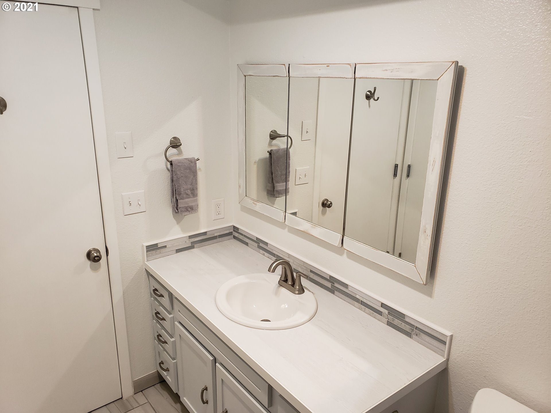 9980 Southeast Clackamas Road Clackamas, OR 97015 - Photo 15 of 31 Gallery Image 15