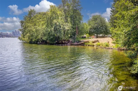 $383,000 | 2143 North Northlake Way, Unit 11, Seattle, WA 98103