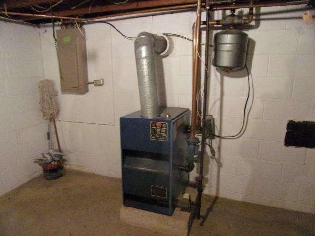533 Acme Street Rimersburg, PA 16248 - Photo 15 of 26 a utility room with dryer and washer