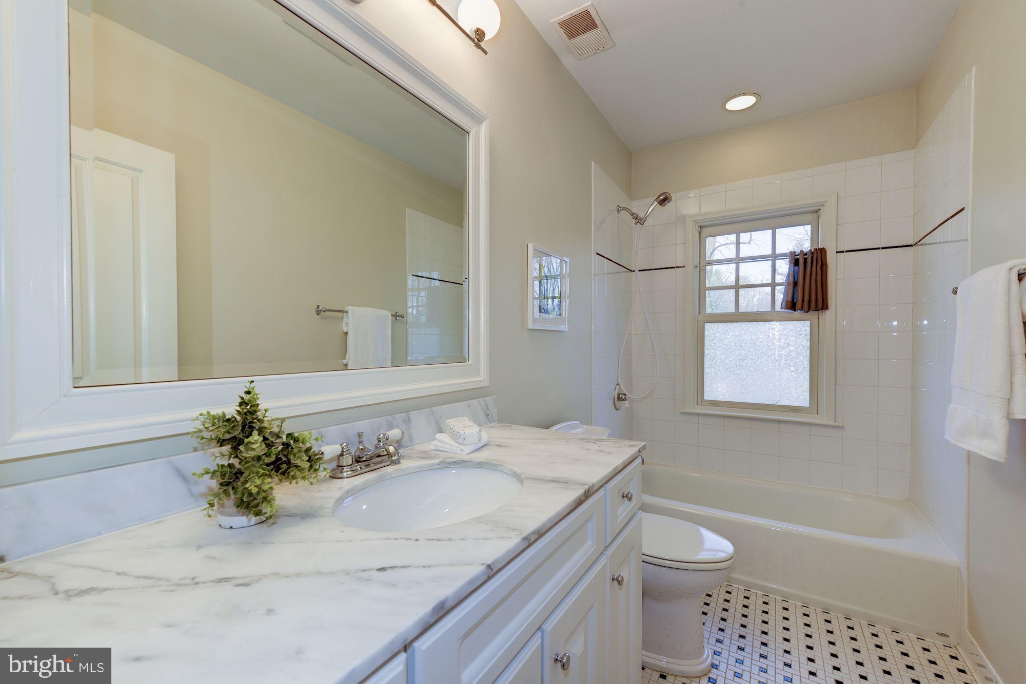 10245 Capitol View Avenue Silver Spring, MD 20910 - Photo 16 of 22 Gallery Image 16