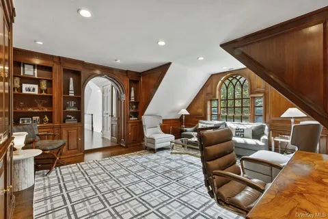$5,995,000 | 8 Boxwood Lane, Rye, NY 10580