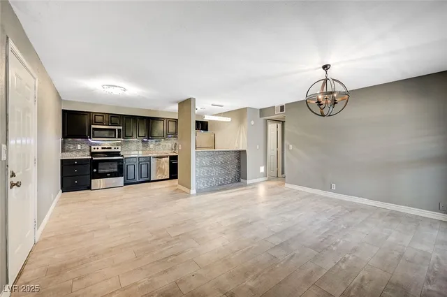 $1,400 | 5101 River Glen Drive, Unit 136, Las Vegas, NV 89103