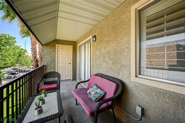 $1,400 | 5101 River Glen Drive, Unit 136, Las Vegas, NV 89103