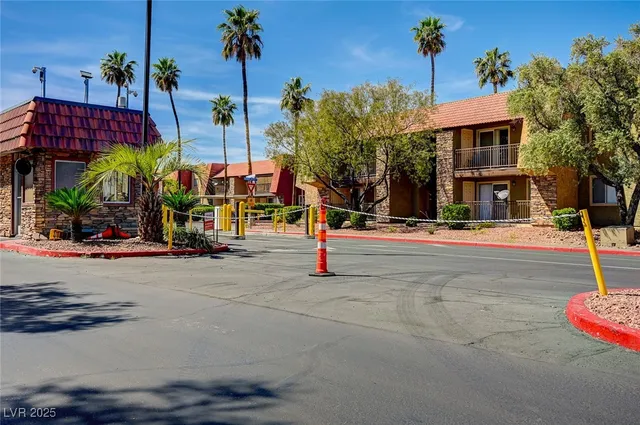$1,400 | 5101 River Glen Drive, Unit 136, Las Vegas, NV 89103